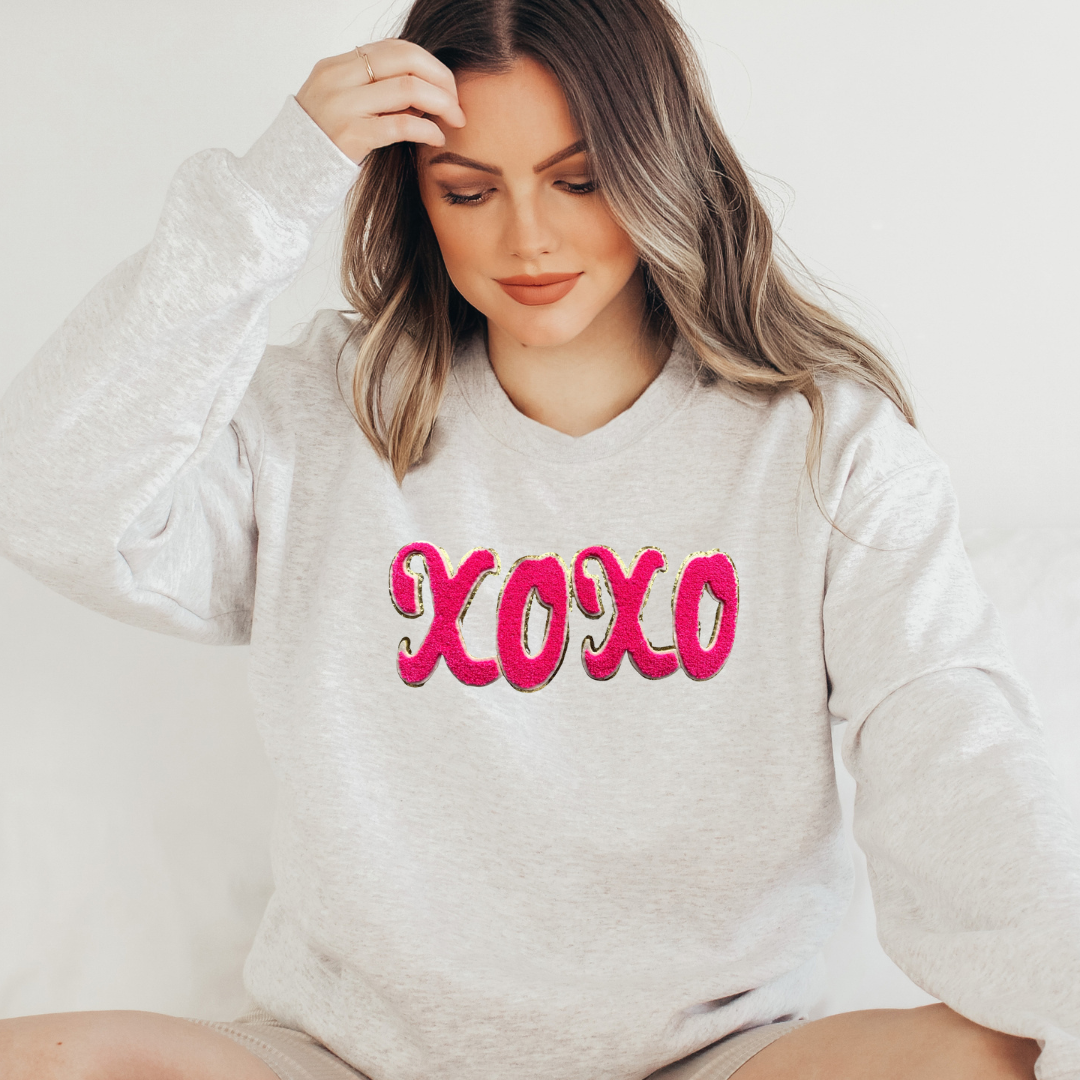 Love / XOXO in Chenille Bright Pink